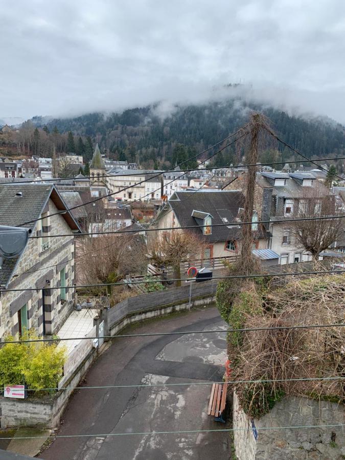 Appartement Duplex Avec Wifi Proche Du Centre La Bourboule Esterno foto